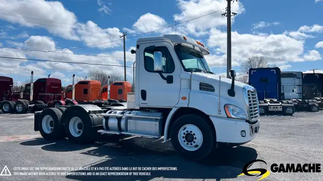 2011 FREIGHTLINER CASCADIA CA113DC DAY CAB in Heavy Trucks in Chilliwack - Image 3