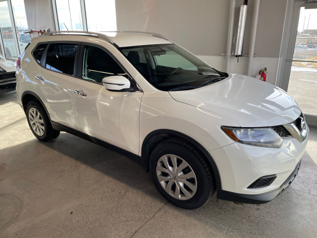 2016 Nissan Rogue S AWD | 5 PASSENGER | BACKUP CAMERA | in Cars & Trucks in Lethbridge - Image 3