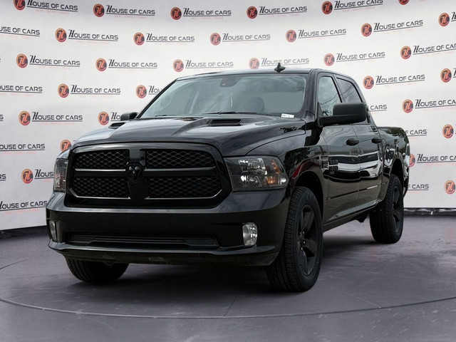 2022 Ram 1500 Classic Express 4x4 Crew Cab 5'7 Box in Cars & Trucks in Calgary