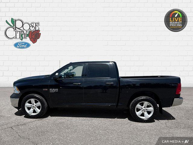 2021 Ram 1500 Classic SLT | 5.7L V8 HEMI | Cloth | Trailer Tow in Cars & Trucks in Windsor Region - Image 3