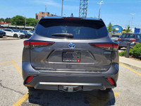 Check out this 2024 Toyota Highlander Hybrid XLE AWD with 49,589 KMS, finished in a sleek Grey exter... (image 4)