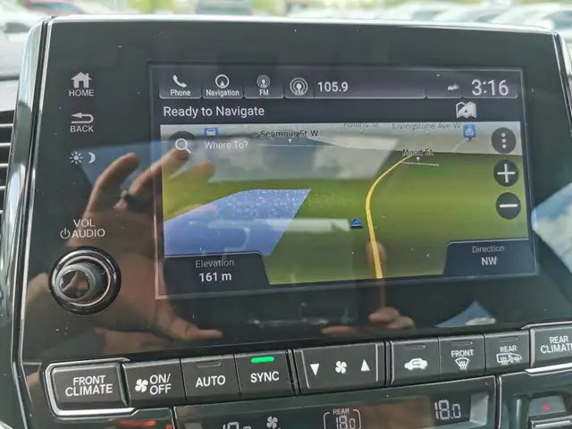 2018 Honda Odyssey Touring dans Autos et camions dans Belleville - Image 25