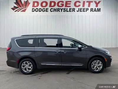 2023 Chrysler Pacifica Limited AWD | Nav | Heated Seats, View more