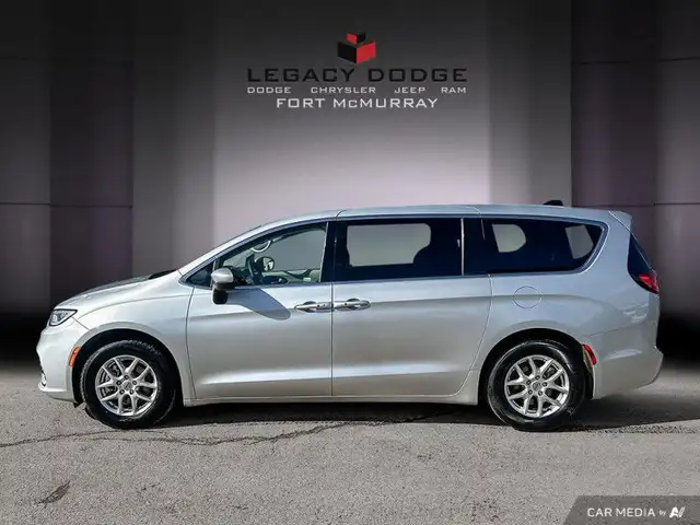 2023 Chrysler Pacifica Touring L - $125.05 /Wk in Cars & Trucks in Fort McMurray - Image 4