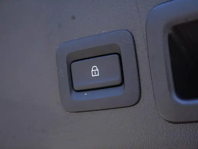 2023 Mazda Mazda3 Sport GT- Sunroof - Heated Seats / Steering in Cars & Trucks in Barrie - Image 14