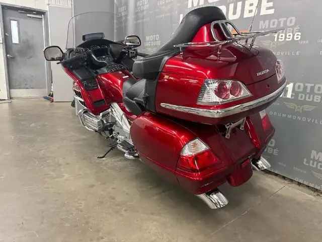 2010 Honda GL1800 Goldwing in Street, Cruisers & Choppers in Drummondville - Image 10