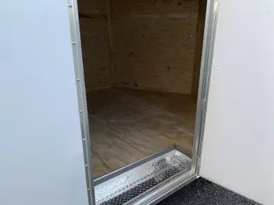 VEND: Remorque Cargo fermer 1 simple essieu ou 2 double essieux tandem fermée ferme pied enclosed tr...