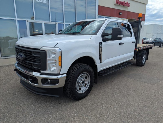 2023 Ford Super Duty F-350 SRW XL 4WD Crew Cab 8FT Deck, Backup  in Cars & Trucks in Saskatoon