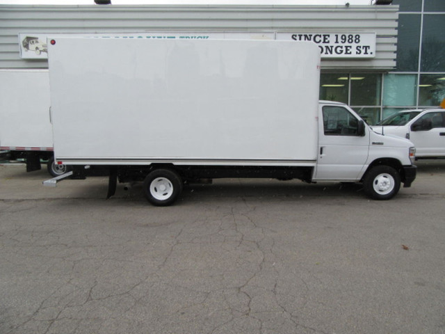  2023 Ford E-450 GAS 16FT UNICELL HIGH CUBE & RAMP / 3 IN STOCK in Heavy Trucks in Markham / York Region - Image 2