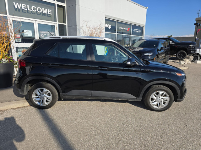 2024 Hyundai Venue Preferred | CERTIFIED | CLEAN CARFAX | in Cars & Trucks in Markham / York Region - Image 3