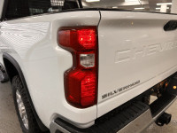 You will love the dynamic character of our used 2021 Chevrolet Silverado 2500 LT Crew Cab standard b... (image 9)