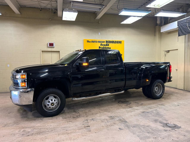  2018 Chevrolet Silverado 3500 Work Truck dans Autos et camions  à Région de Windsor - Image 3