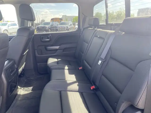 2018 GMC Sierra 1500 SLT in Cars & Trucks in Edmonton - Image 17