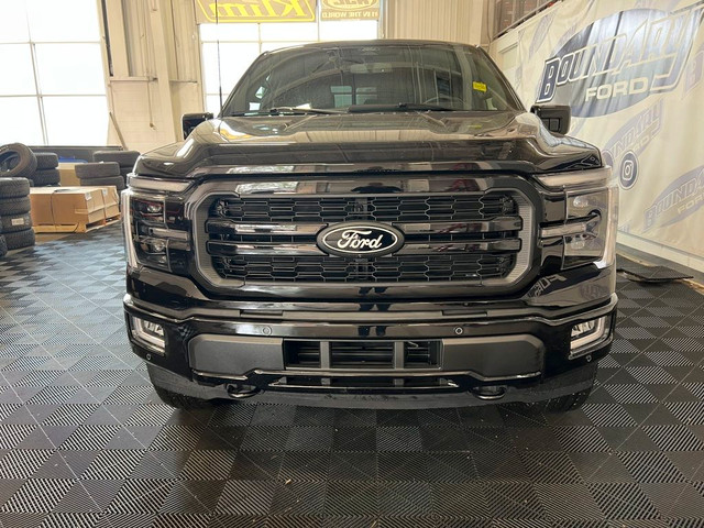 2024 Ford F-150 LARIAT BLACK PACKAGE 3.5L POWERBOOST in Cars & Trucks in Lloydminster - Image 4
