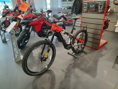 The 2023 Ducati TK-01RR is a high-performance e-enduro mountain bike developed in collaboration with...