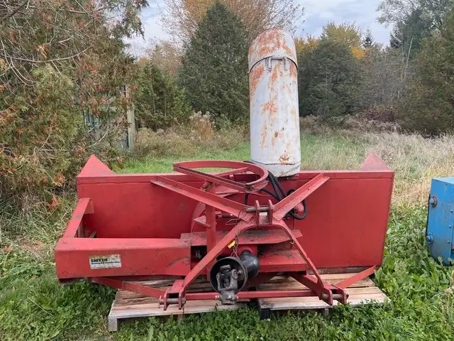 Smyth 8ft Snow Blower with Hydraulic Chute | Single Auger in Heavy Equipment in Stratford - Image 9