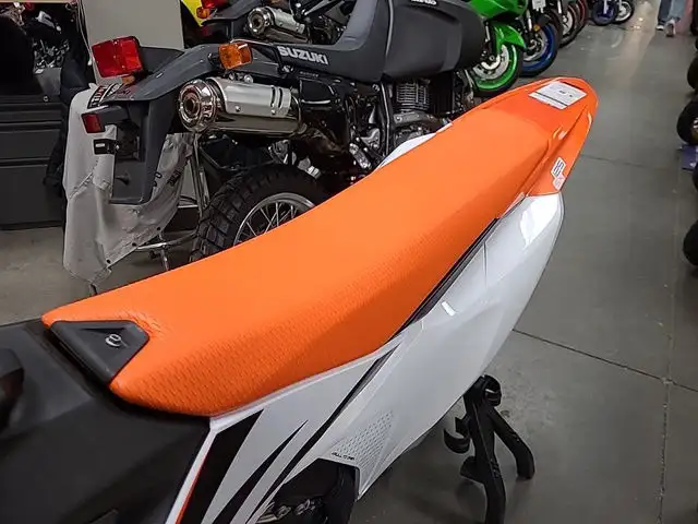 2024 KTM 125 SX in Dirt Bikes & Motocross in Calgary - Image 17