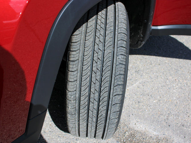 2025 Jeep Compass Altitude 4x4, Nav, Remote Start in Cars & Trucks in Calgary - Image 2