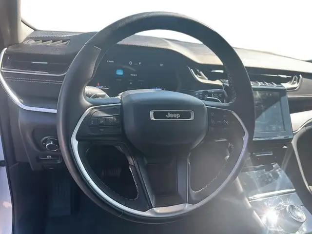2023 JEEP GRAND CHEROKEE 4X4 LAREDO 4X4 in Cars & Trucks in Stratford - Image 13