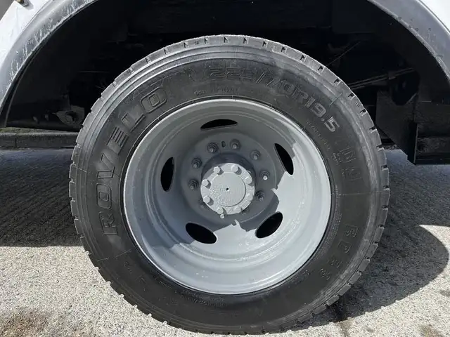 2008 ford F-550 Service Truck With Bucket 2WD Diesel in Heavy Trucks in Richmond - Image 40