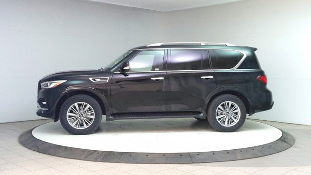2023 INFINITI QX80 LUXE 8-Passenger 8 Passenger, Heated/Ventilat in Cars & Trucks in Lethbridge - Image 2