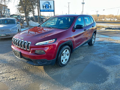 CLEAN TITLE, SAFETIED, 2016 Jeep Cherokee sport