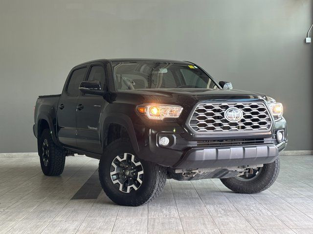 2022 Toyota Tacoma TRD Off Road | Tonneau Cover in Cars & Trucks in Edmonton - Image 2