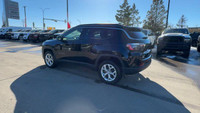 EXECUTIVE CROSSTOWN DEMO! This 2024 JEEP COMPASS LATITUDE 4X4 has the following options Premium Clot... (image 5)
