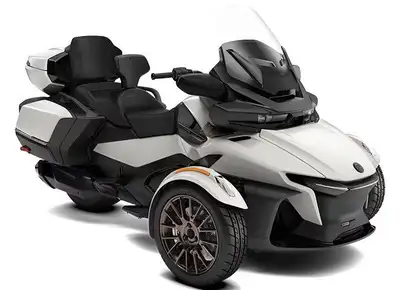 CAN-AM Spyder RT Sea-to-Sky SE6 2025 Les longues escapades n’auront jamais été aussi luxueuses. Les...