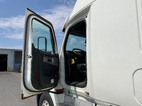 2019 FREIGHTLINER T12664ST;Heavy Duty Trucks - Conventional Truck w/ Sleeper Penske Location 2323 ST... (image 8)