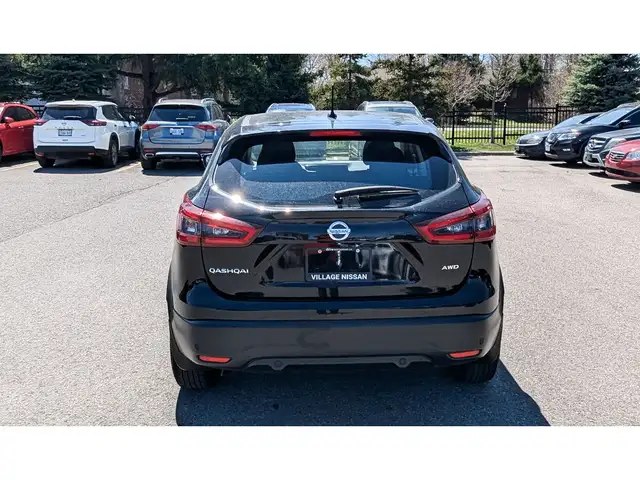 2021 Nissan Qashqai S AWD | ONE OWNER | CARPLAY | ALLOYS | BSM | dans Autos et camions dans Région de Markham/York - Image 8