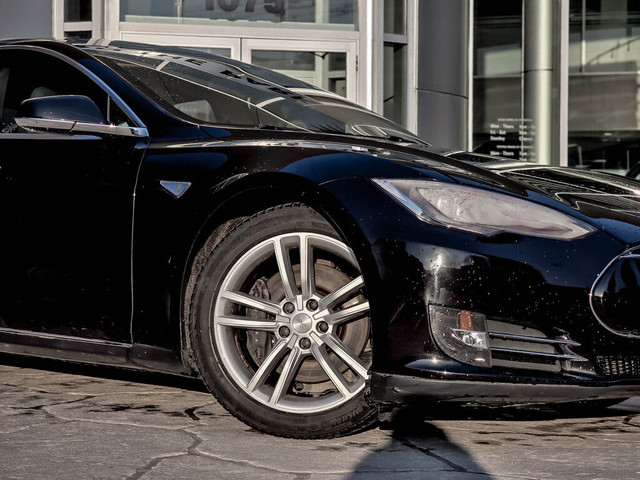  2013 Tesla Model S 4dr Sdn Performance in Cars & Trucks in City of Toronto - Image 2