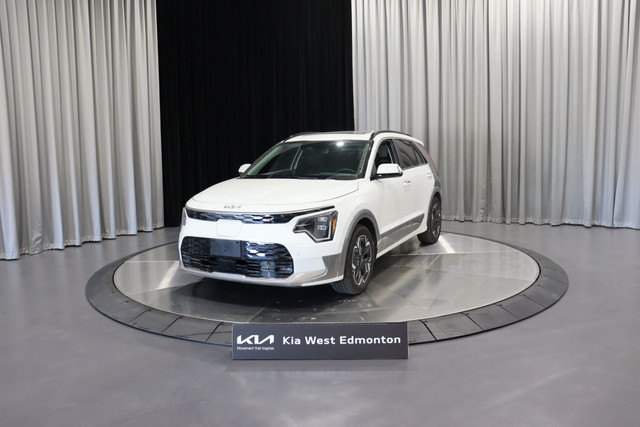 2023 Kia Niro EV Limited w/Snow White Pearl & Grey Exterior A... in Cars & Trucks in Edmonton - Image 2
