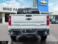 Short Box Crew Cab 1500 4WD – Summit White with Jet Black/Graystone interior, keyless open and start... (image 4)