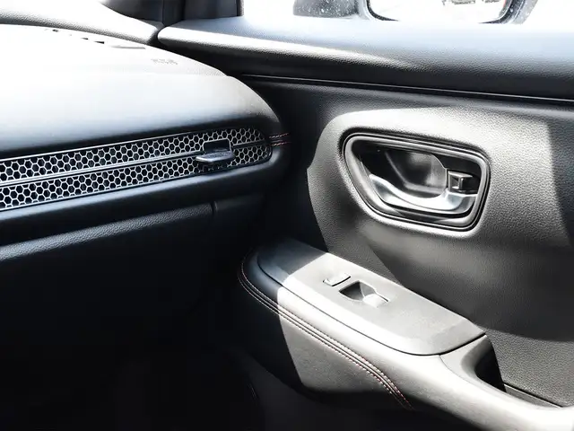2025 Honda HR-V Sport CARPLAY | DUAL CLIMATE CONTROL | MOONROOF in Cars & Trucks in City of Toronto - Image 19