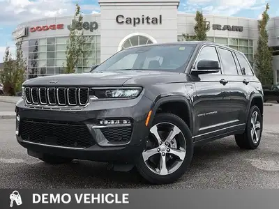This Jeep Grand Cherokee 4xe has a dependable ECX 2.0L DOHC I-4 DI Turbo PHEV engine engine powering...