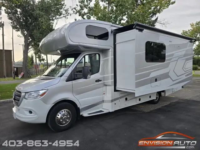 2021 FOREST RIVER SUNSEEKER MBS 2400T C-Class Motorhome RV in Cars & Trucks in Calgary - Image 2