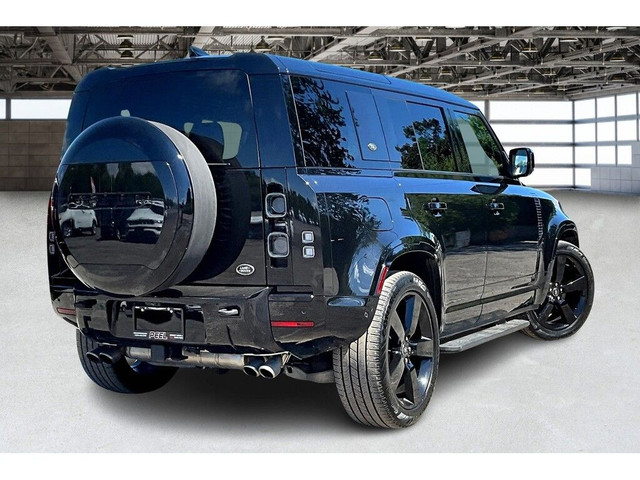 2023 Land Rover Defender 110 V8 | LOADED | Vented Leather | Pano in Cars & Trucks in Mississauga / Peel Region - Image 2