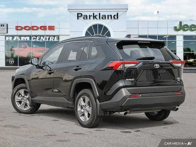 2022 Toyota RAV4 XLE AWD Sunroof Nav Capable Heated Leather in Cars & Trucks in St. Albert - Image 5