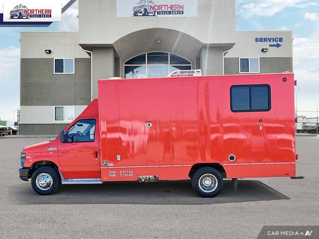 2010 Ford E-450 Cutaway 2010 Ford E-450 Work Van – Cummins Ge... in Cars & Trucks in Edmonton - Image 3