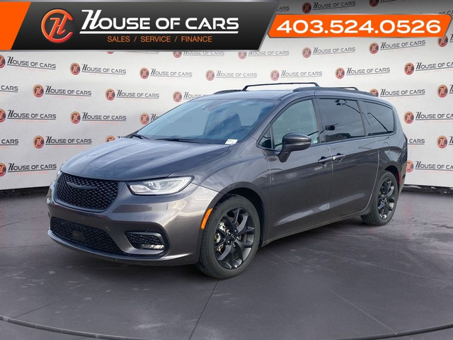 2022 Chrysler Pacifica Touring L FWD in Cars & Trucks in Lethbridge