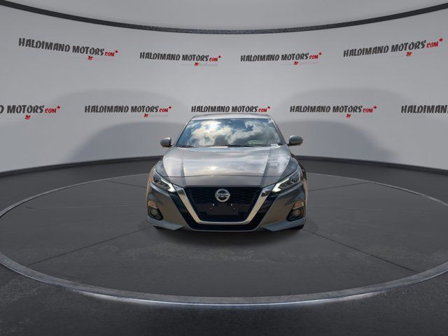 2019 Nissan Altima 2.5 Platinum in Cars & Trucks in Hamilton - Image 3
