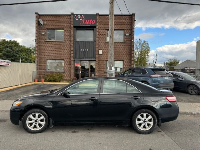 2009 Toyota Camry in Cars & Trucks in City of Montréal - Image 4