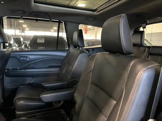2022 Honda Pilot Touring|7PASSENGER|AWD|NAV|REARSCREEN|LEATHER|+ in Cars & Trucks in City of Toronto - Image 10