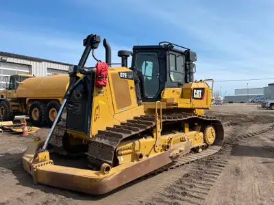 2019 Caterpillar D7E LGP 3024 hours • Angle Blade • Winch (fairlead) • Rear Screen • Enclosed Cab wi...