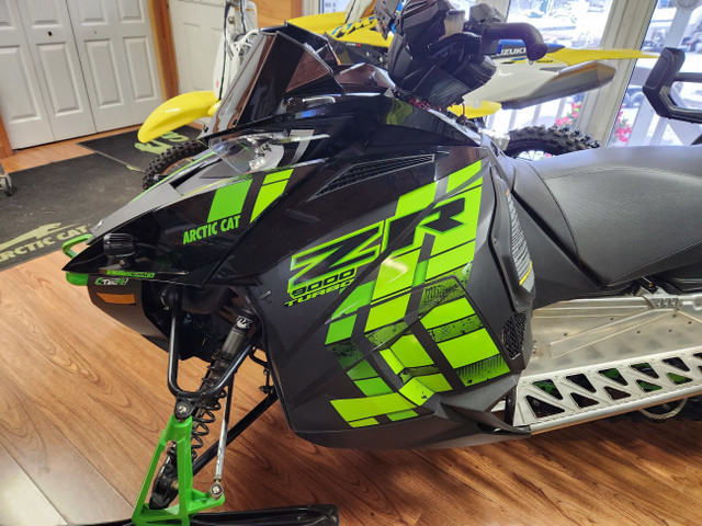 2017 Arctic Cat ZR9000 TURBO in Snowmobiles in Gatineau - Image 3