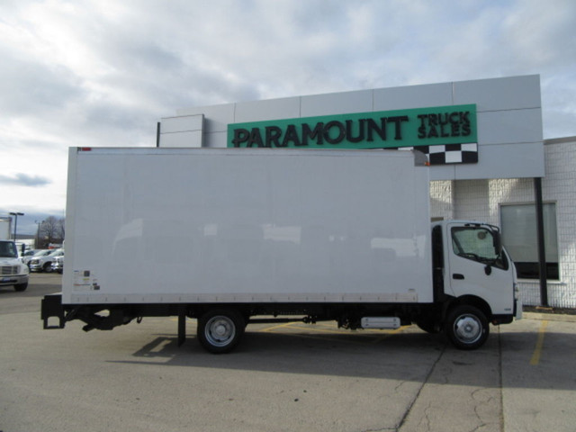 2018 Hino 195 20FT ALUMINUM BOX POWER LIFTGATE in Cars & Trucks in Oakville / Halton Region - Image 2