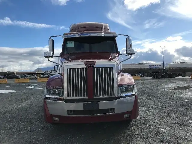 2018 Western Star 5700XE in Heavy Trucks in Delta/Surrey/Langley - Image 3