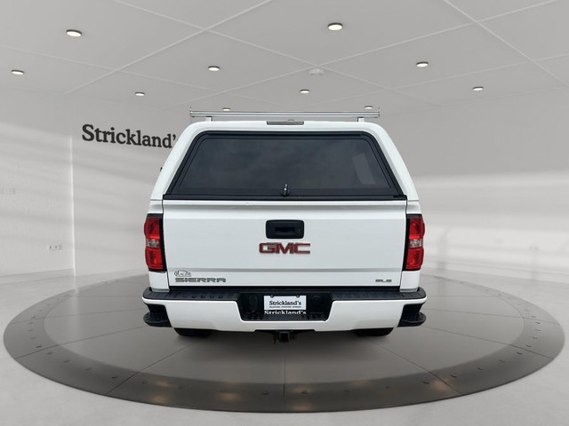 2017 GMC SIERRA 1500 SLE 4X4 CREW CAB in Cars & Trucks in Stratford - Image 4