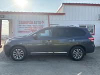 Platinum Premium Hybrid | 7 PASSENGER | LEATHER | SUNROOF | DVD | AWD KBB.com 12 Best Family Cars. T... (image 4)
